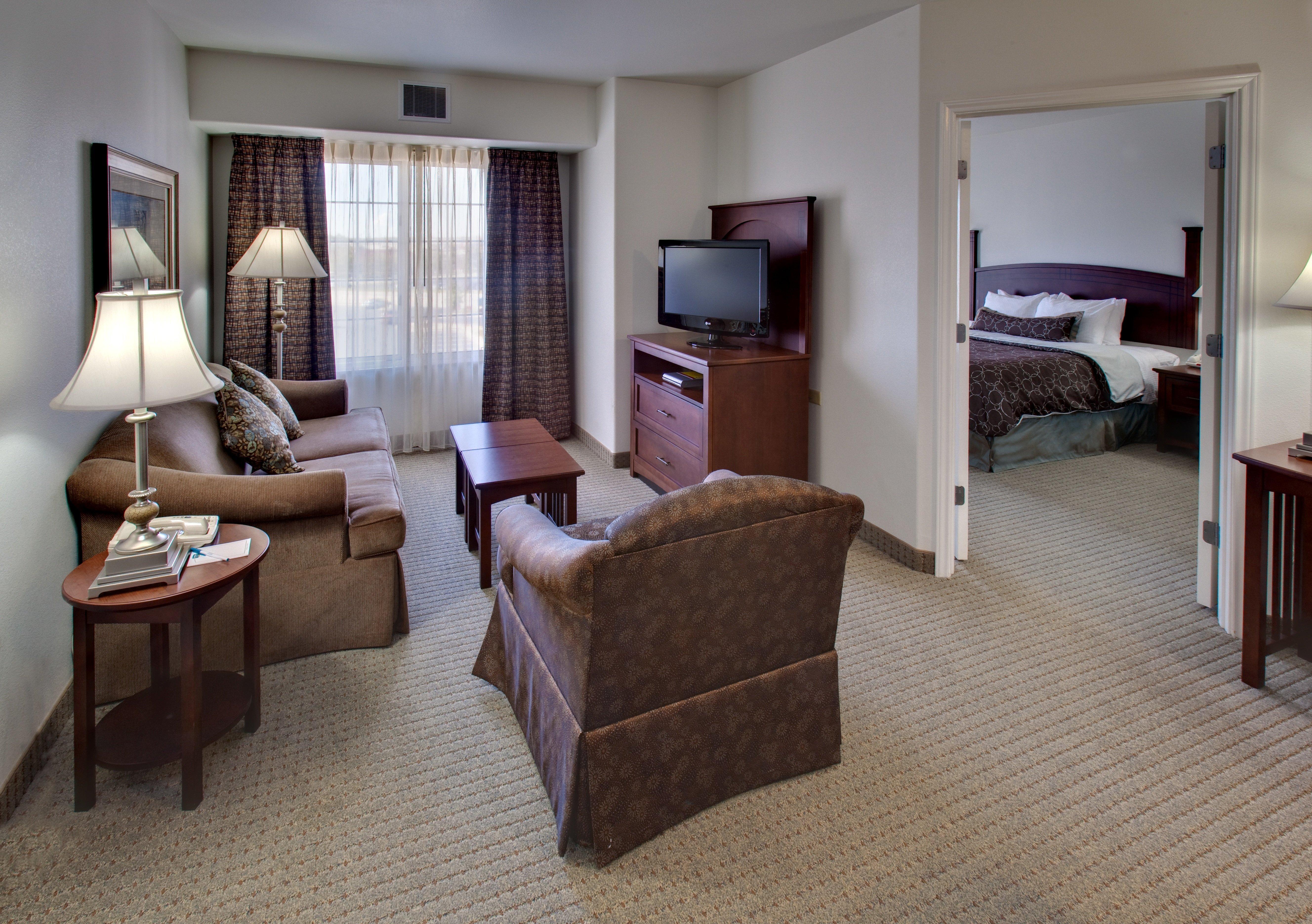 Staybridge Suites Rockford By Ihg Room photo