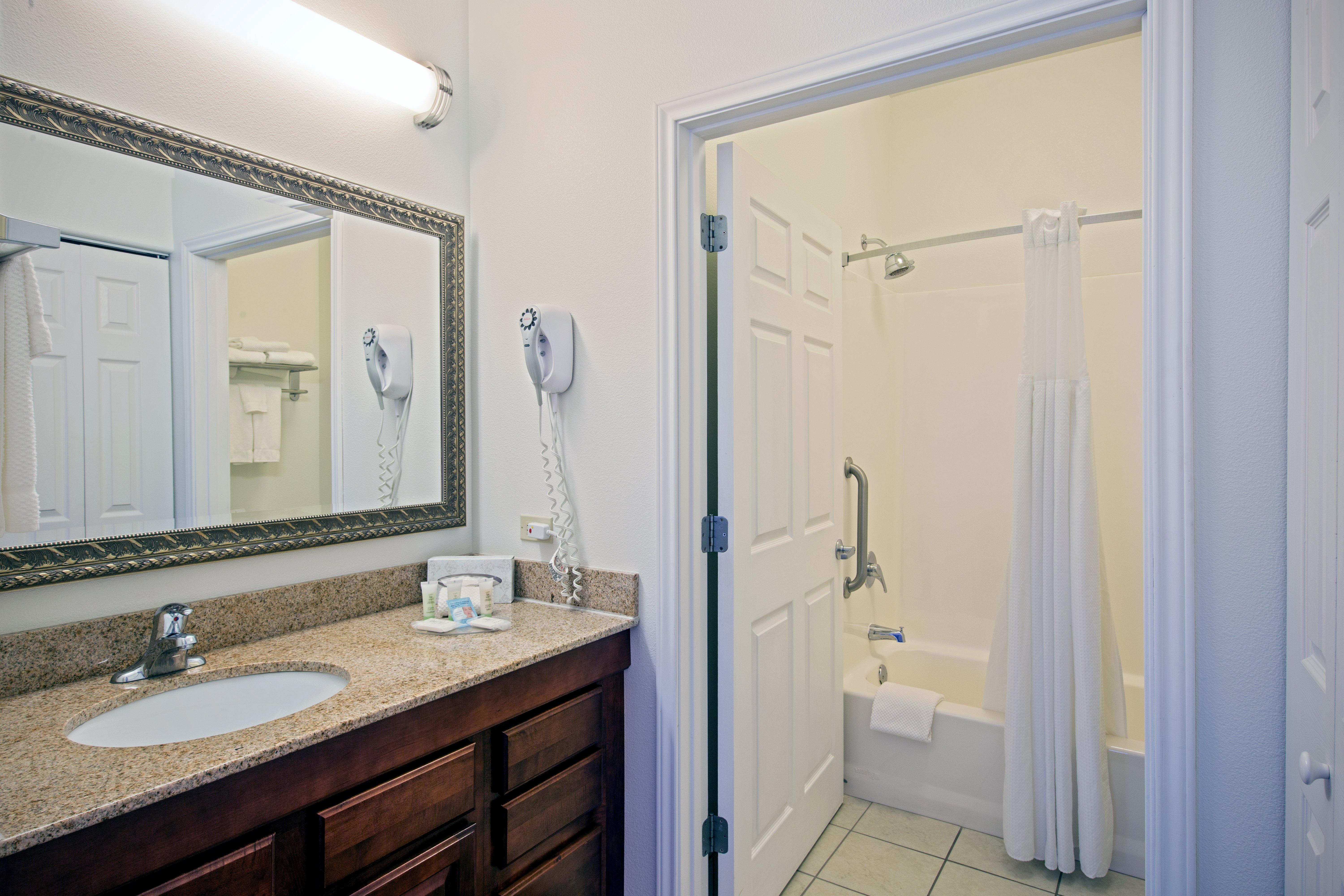 Staybridge Suites Rockford By Ihg Exterior photo