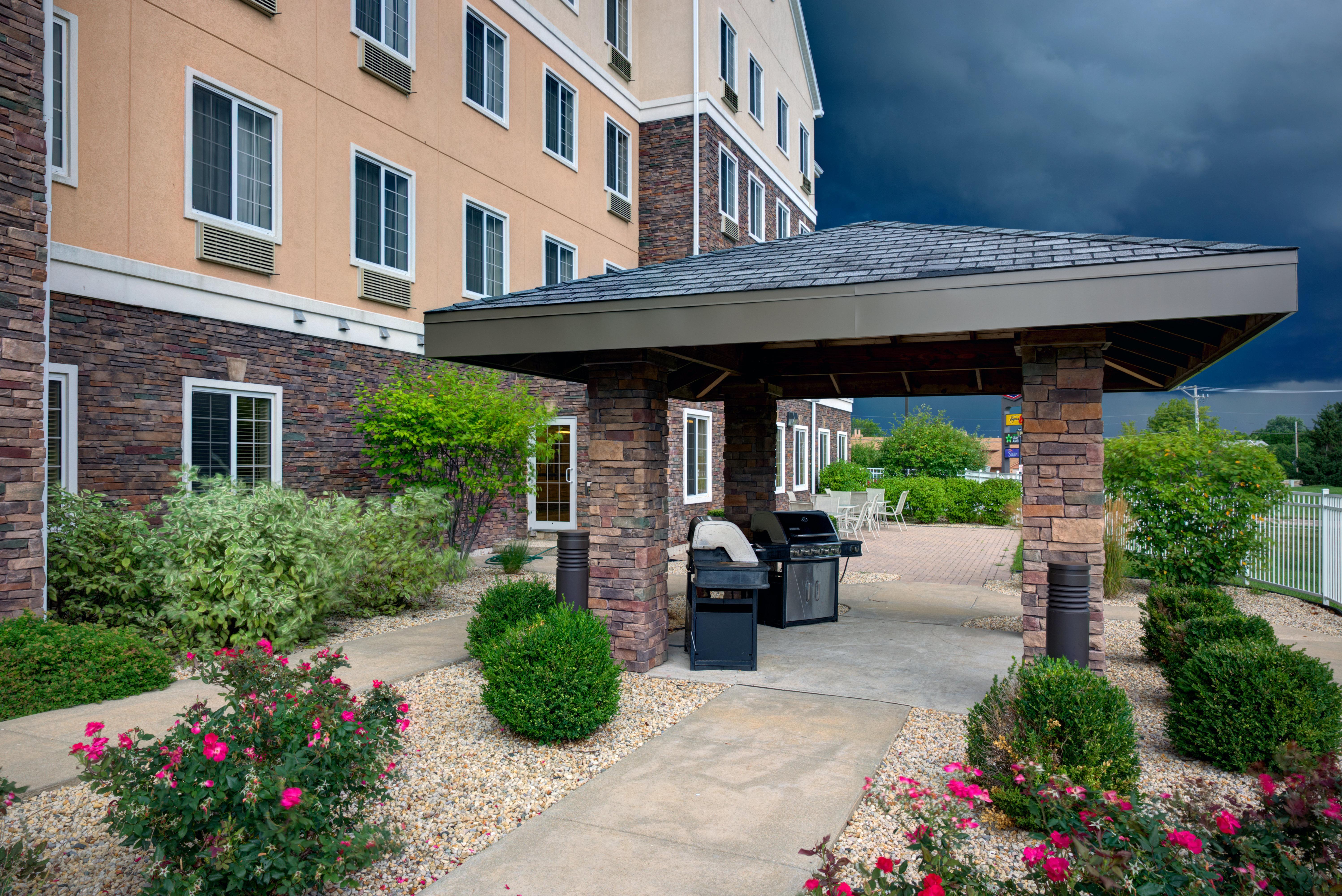 Staybridge Suites Rockford By Ihg Exterior photo