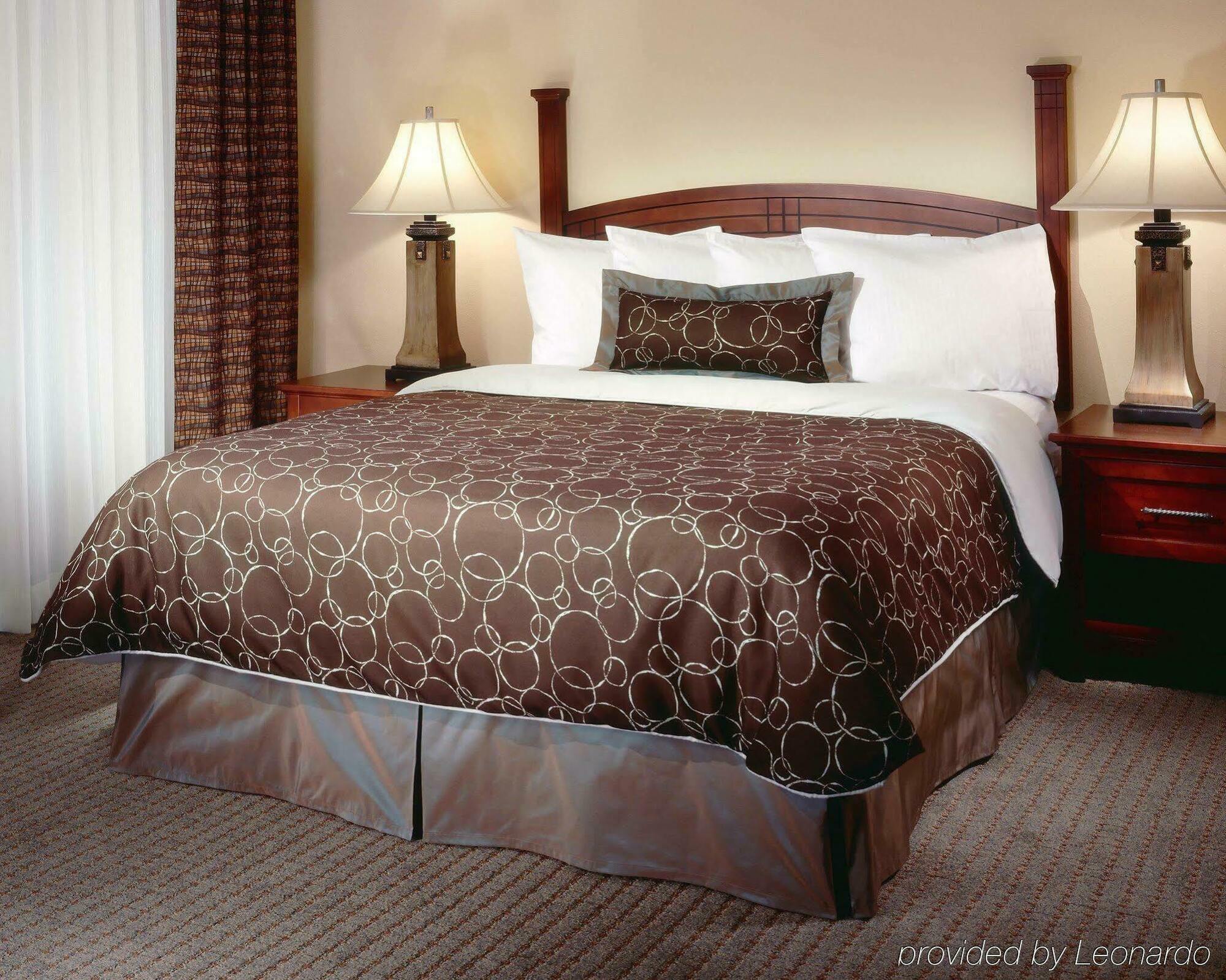 Staybridge Suites Rockford By Ihg Room photo