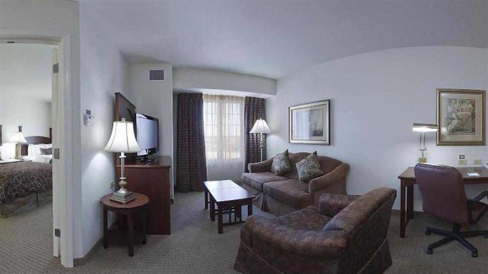 Staybridge Suites Rockford By Ihg Exterior photo